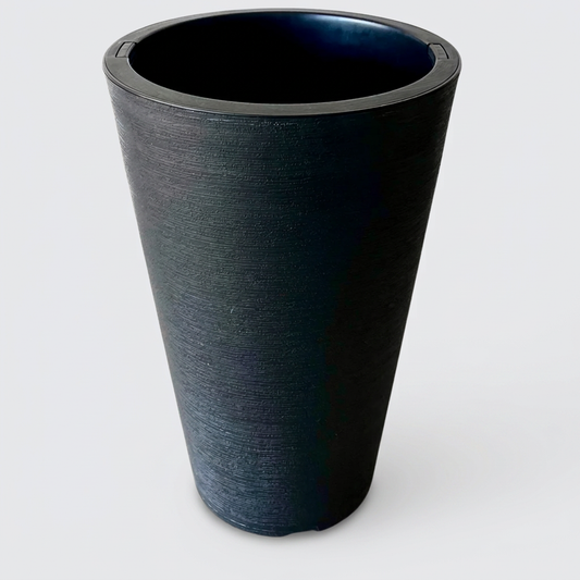 Macetero cono negro con fondo gris perla claro